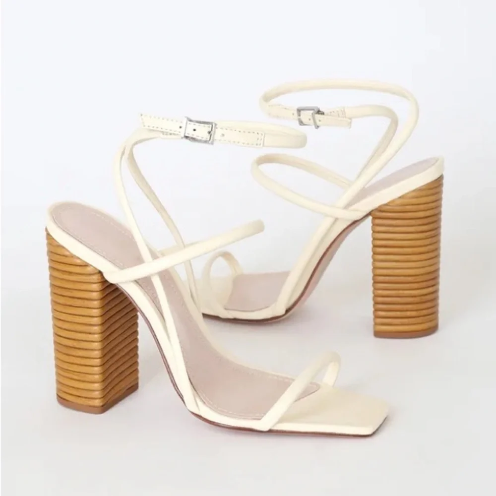 Schutz Ambrielle sandal in Vanilla Ice Nappa leather - Picture 2 of 10
